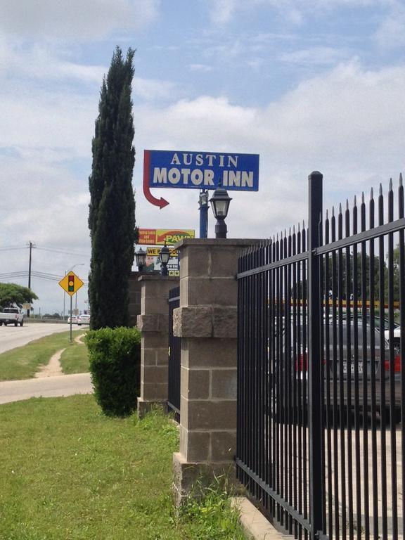Austin Motor Inn Kültér fotó